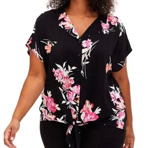 EUC Torrid floral Black and Pink button down tie front top shirt blouse